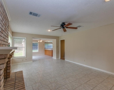 11310 Chiselhurst Way Court - Photo Thumbnail 11