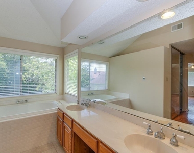 11310 Chiselhurst Way Court - Photo Thumbnail 21