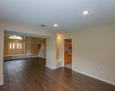 11310 Chiselhurst Way Court - Photo Thumbnail 8