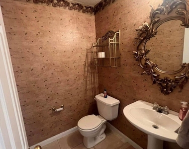 3618 Windhill Lane - Photo Thumbnail 6