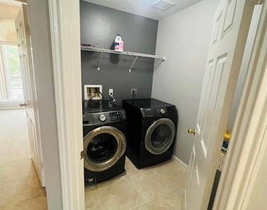 3618 Windhill Lane - Photo Thumbnail 12