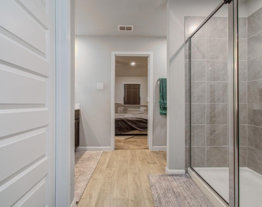 3742 Canyon Shore Lane - Photo Thumbnail 31