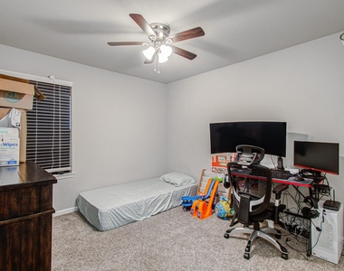 3742 Canyon Shore Lane - Photo Thumbnail 22