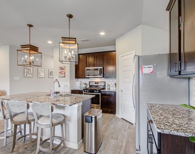 3742 Canyon Shore Lane - Photo Thumbnail 12