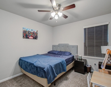 3742 Canyon Shore Lane - Photo Thumbnail 28