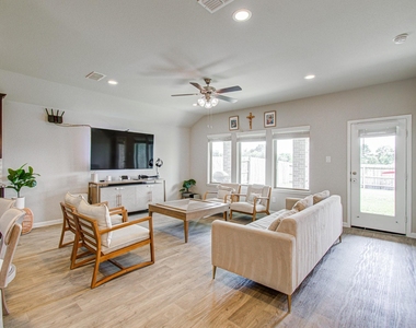 3742 Canyon Shore Lane - Photo Thumbnail 5