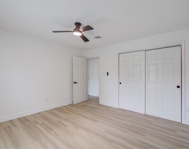 15448 Chipman Lane - Photo Thumbnail 7