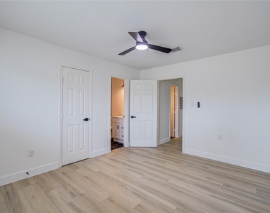 15448 Chipman Lane - Photo Thumbnail 21