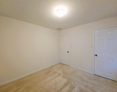16626 Cliff Vale Court - Photo Thumbnail 12