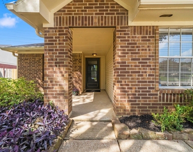 19727 Waverly Park Lane - Photo Thumbnail 10