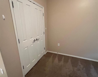 13600 Breton Ridge Street - Photo Thumbnail 11