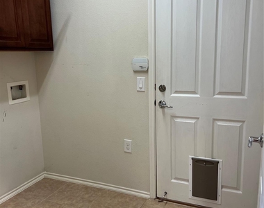 13600 Breton Ridge Street - Photo Thumbnail 7