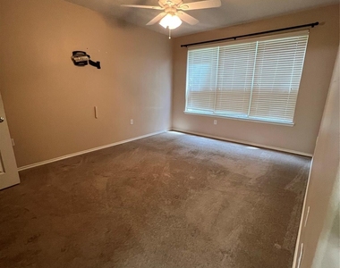 13600 Breton Ridge Street - Photo Thumbnail 14
