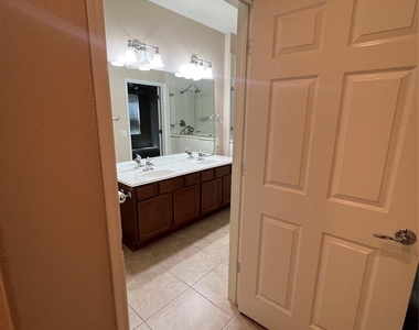 13600 Breton Ridge Street - Photo Thumbnail 12