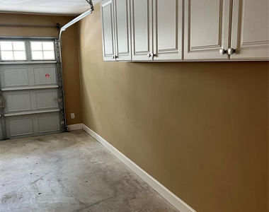 13600 Breton Ridge Street - Photo Thumbnail 8