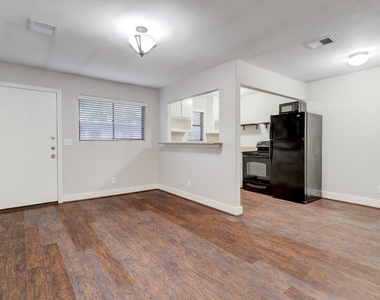 405 Hawthorne Street - Photo Thumbnail 2