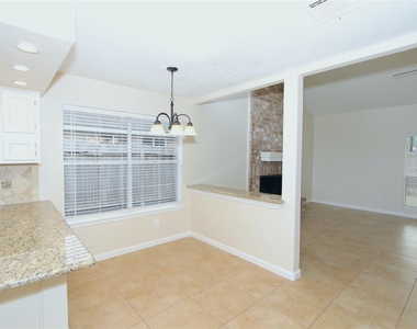 2731 Colony Drive - Photo Thumbnail 4