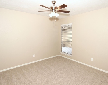 2731 Colony Drive - Photo Thumbnail 9