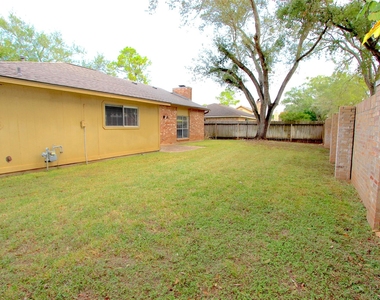 2731 Colony Drive - Photo Thumbnail 13