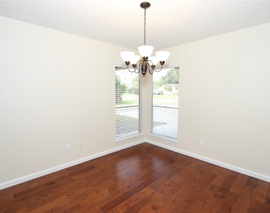 2731 Colony Drive - Photo Thumbnail 1