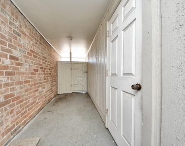 6334 Chevy Chase Drive - Photo Thumbnail 25
