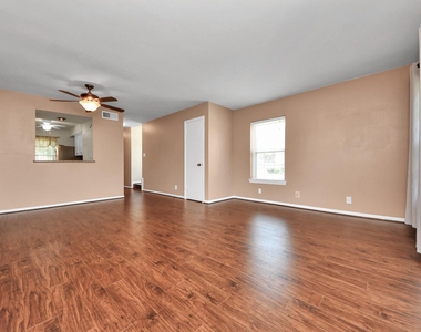 6334 Chevy Chase Drive - Photo Thumbnail 17