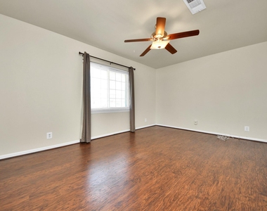 6334 Chevy Chase Drive - Photo Thumbnail 11