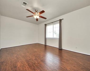 6334 Chevy Chase Drive - Photo Thumbnail 7