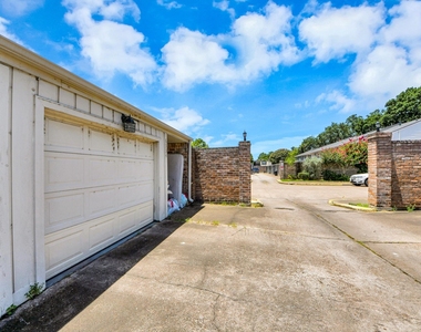 6334 Chevy Chase Drive - Photo Thumbnail 27