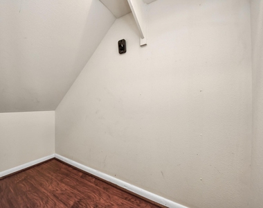 6334 Chevy Chase Drive - Photo Thumbnail 22