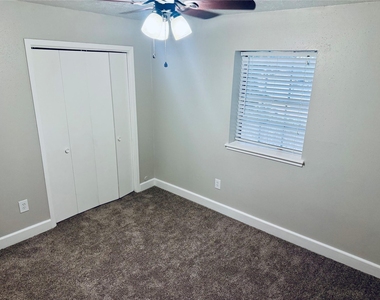 501 Waco Street - Photo Thumbnail 3