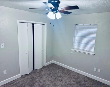501 Waco Street - Photo Thumbnail 5