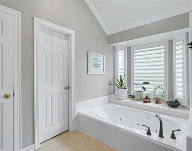 4250 Noble Oak Trail - Photo Thumbnail 13