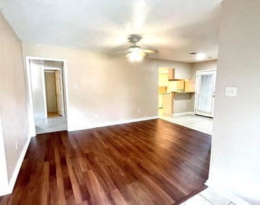11906 Binghampton Drive - Photo Thumbnail 4