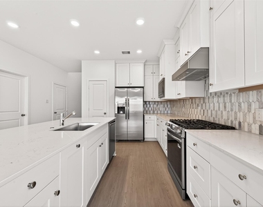 2826 Garden Meadow Street - Photo Thumbnail 2