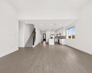2826 Garden Meadow Street - Photo Thumbnail 6