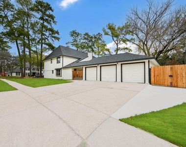1011 Klamath Lane - Photo Thumbnail 12