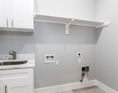 234 Hampton Glen Rd - Photo Thumbnail 24