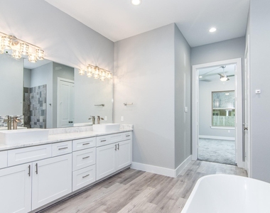234 Hampton Glen Rd - Photo Thumbnail 16