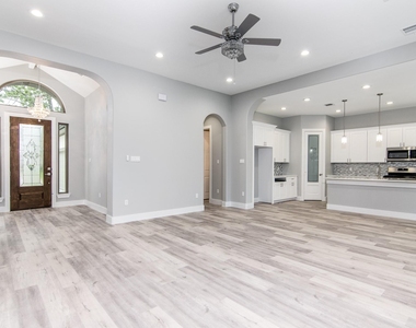 234 Hampton Glen Rd - Photo Thumbnail 5