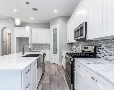 234 Hampton Glen Rd - Photo Thumbnail 11