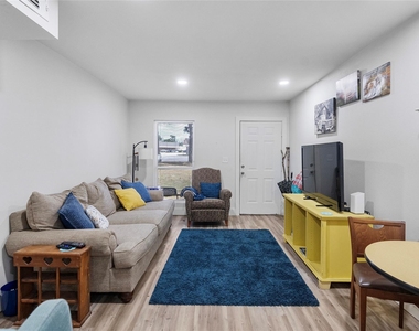 2633 W Main Street - Photo Thumbnail 10