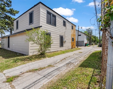 2633 W Main Street - Photo Thumbnail 11