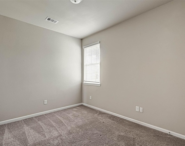 315 Biltmore Loop - Photo Thumbnail 21