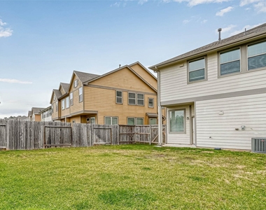 315 Biltmore Loop - Photo Thumbnail 37
