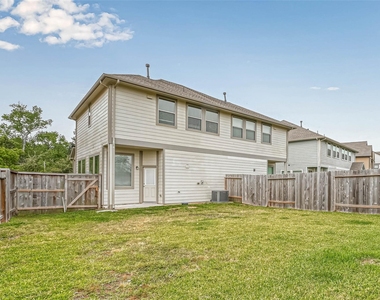 315 Biltmore Loop - Photo Thumbnail 36