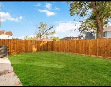 4508 Noble Street - Photo Thumbnail 17