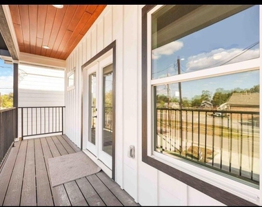4508 Noble Street - Photo Thumbnail 12
