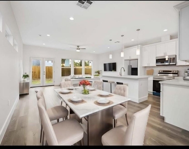 4508 Noble Street - Photo Thumbnail 2