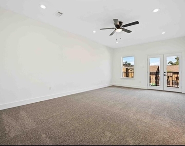4508 Noble Street - Photo Thumbnail 8
